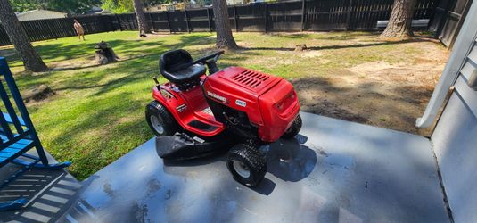 YARD MACHINES MOWER TRACTOR