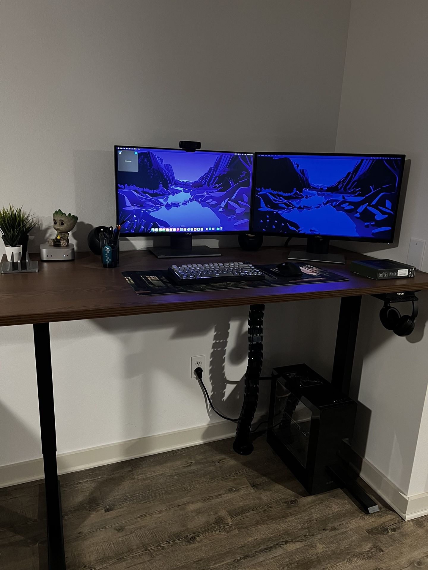 2 Dell Monitors (S2716DG + SE2717Hr)