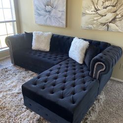 NEW IN BOX!! Black Velvet Sectional / Same Day Delivery 🚚 