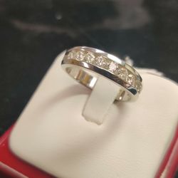 1.0 Ct Tw Diamond 💎 Wedding Band