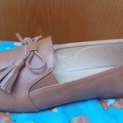 Shoes - Flats