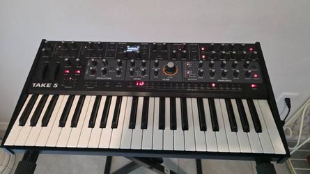 Sequential Take 5 Polyphonic Analog Synthesizer