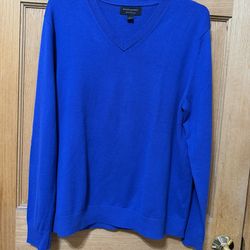 Banana Republic Men’s Royal Blue V-neck Sweater - Size Large
