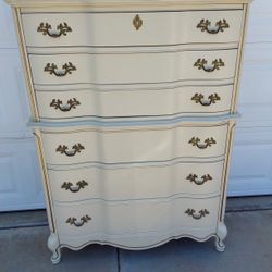 Vintage Dresserr