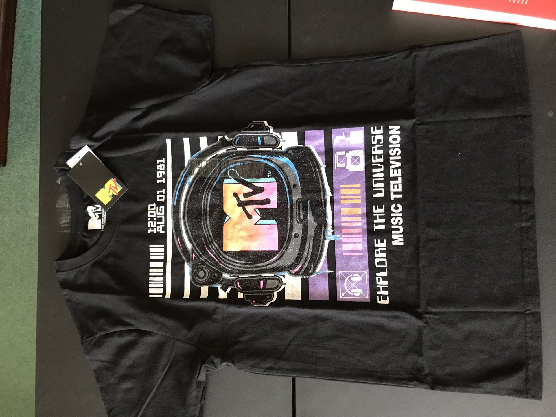 New Mtv T-shirt. Size Medium