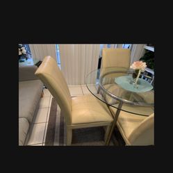 Table And Chair $89 🎈🎁🍀 Dining, Kitchen Dining 