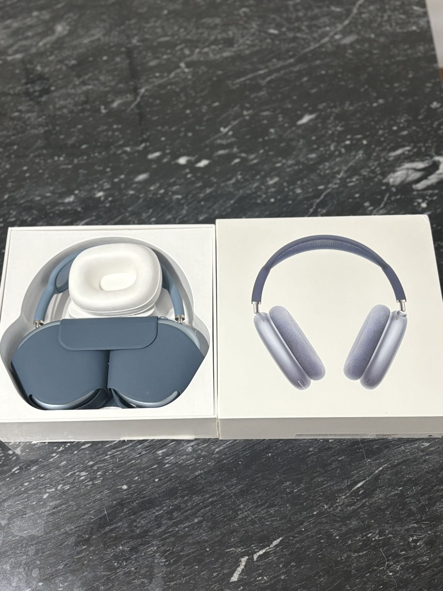 AirPod maxes Blue brand new (NEGOTIABLE)