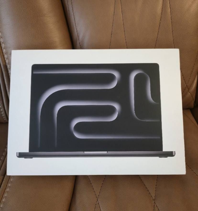 MacBook Pro 16” M4 Max Chip