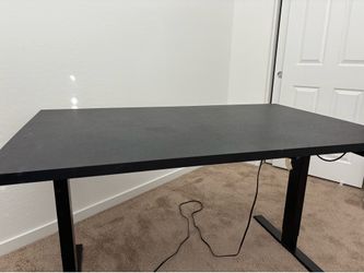 Adjustable desk