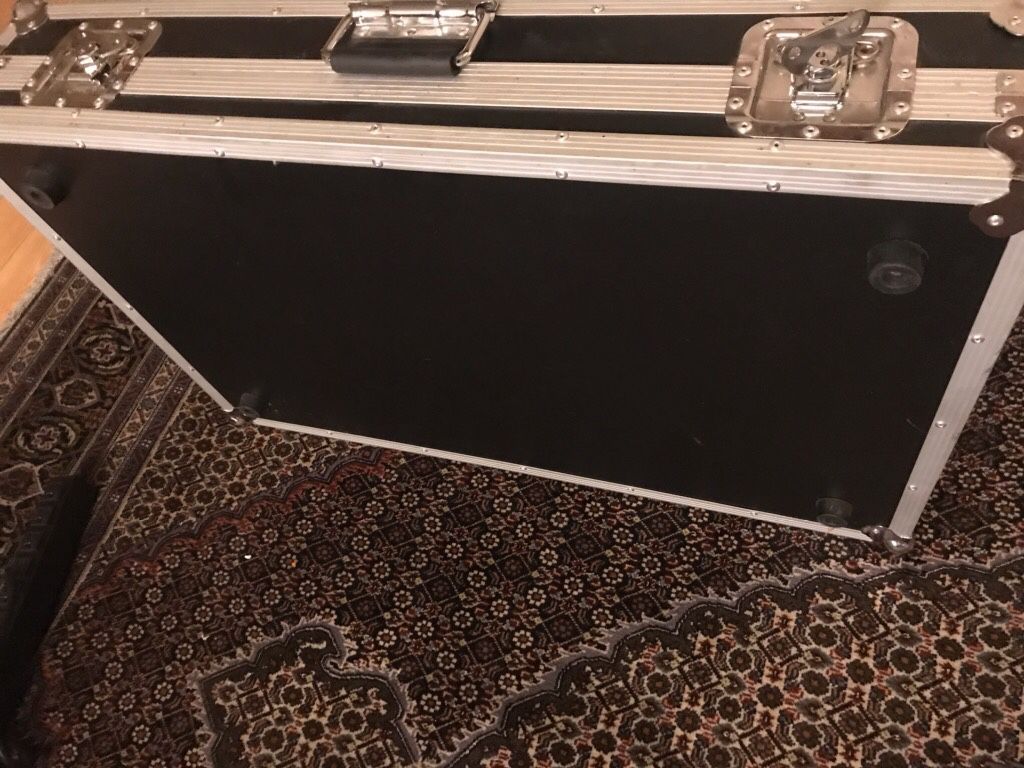 OSP QUALITY CASES GUITAR PEDALBOARD PEDAL BOARD LARGE ROAD CASE, Outer measurements: 21.5" x 33.5" x 6.25" (electronics in the pictures not included)