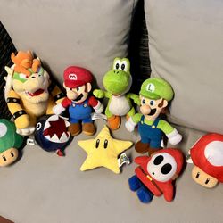 Set Of Mario Kart Plushies 