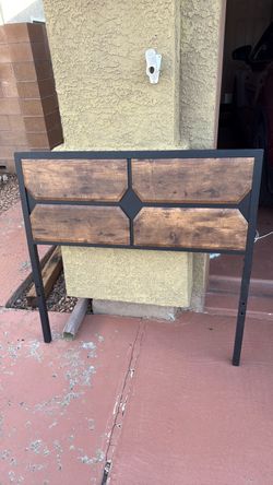 Twin headboard FREe