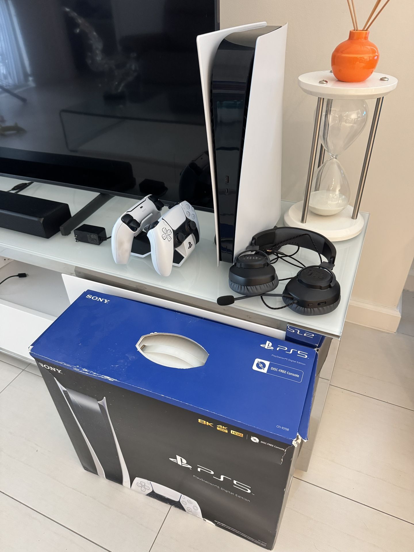 PS5 Digital 2 controller + headset