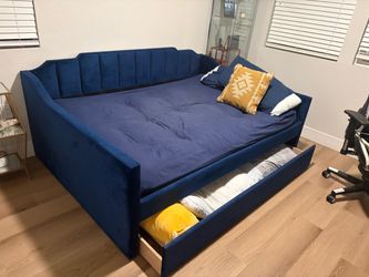 Full size bed with twin trundle