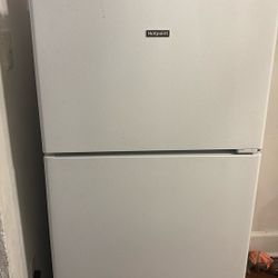 Used REFRIGERATOR NEED GONE ASAP