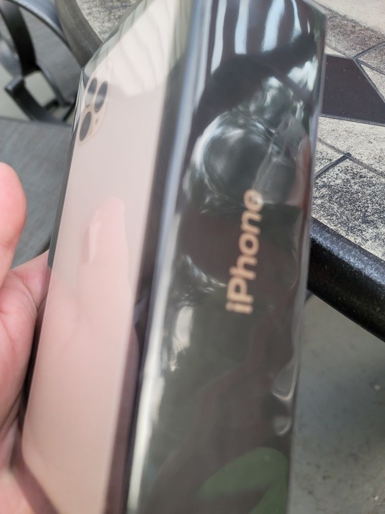 IPhone 11 Promax 64gb gold new sealed box asking for $1000 T-mobile,Metro, UltraMobile, LycaMobile