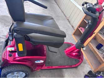 Scooter (mobility)