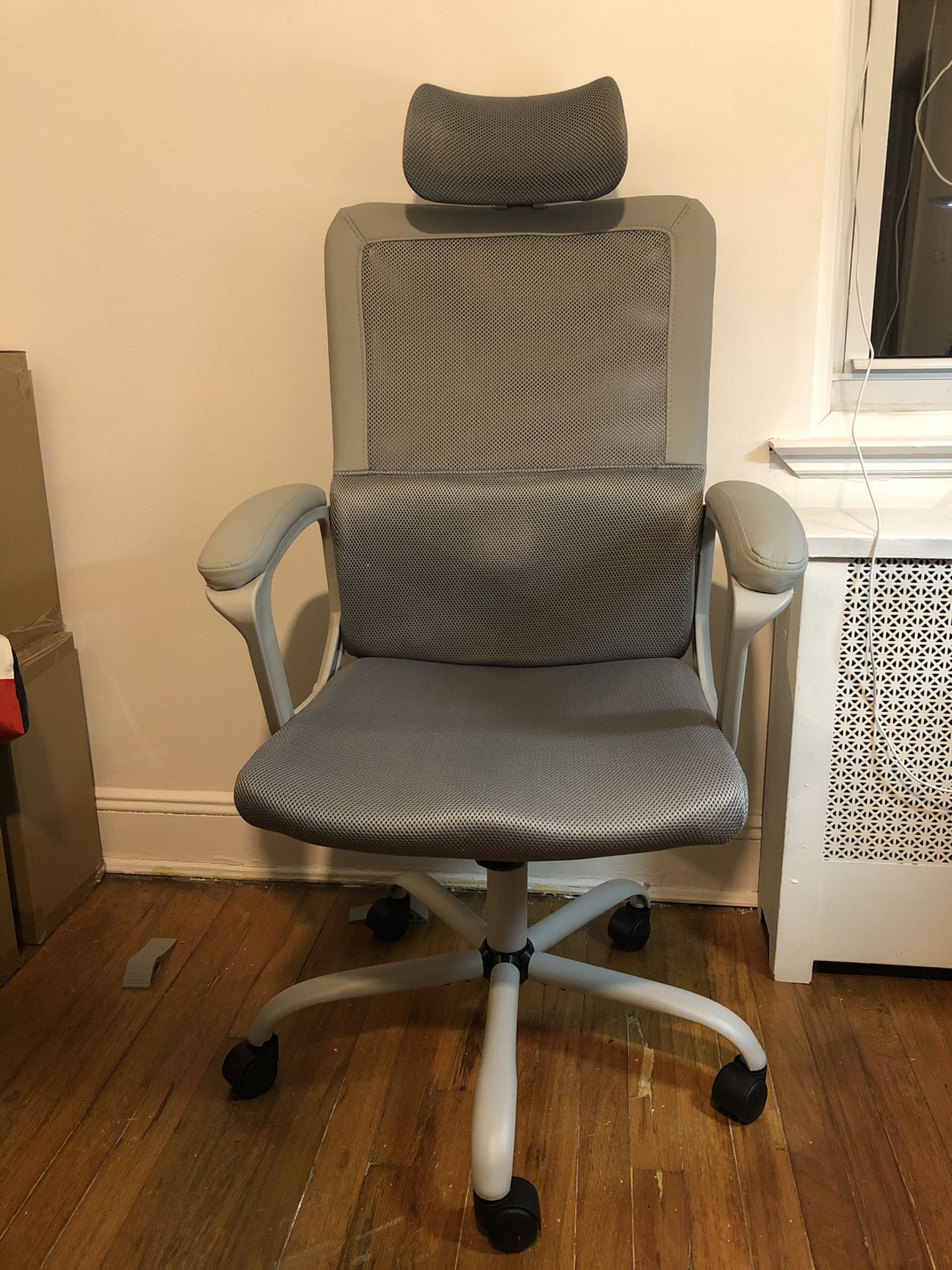 Ergonomic Office Chair w/ headrest and massager
