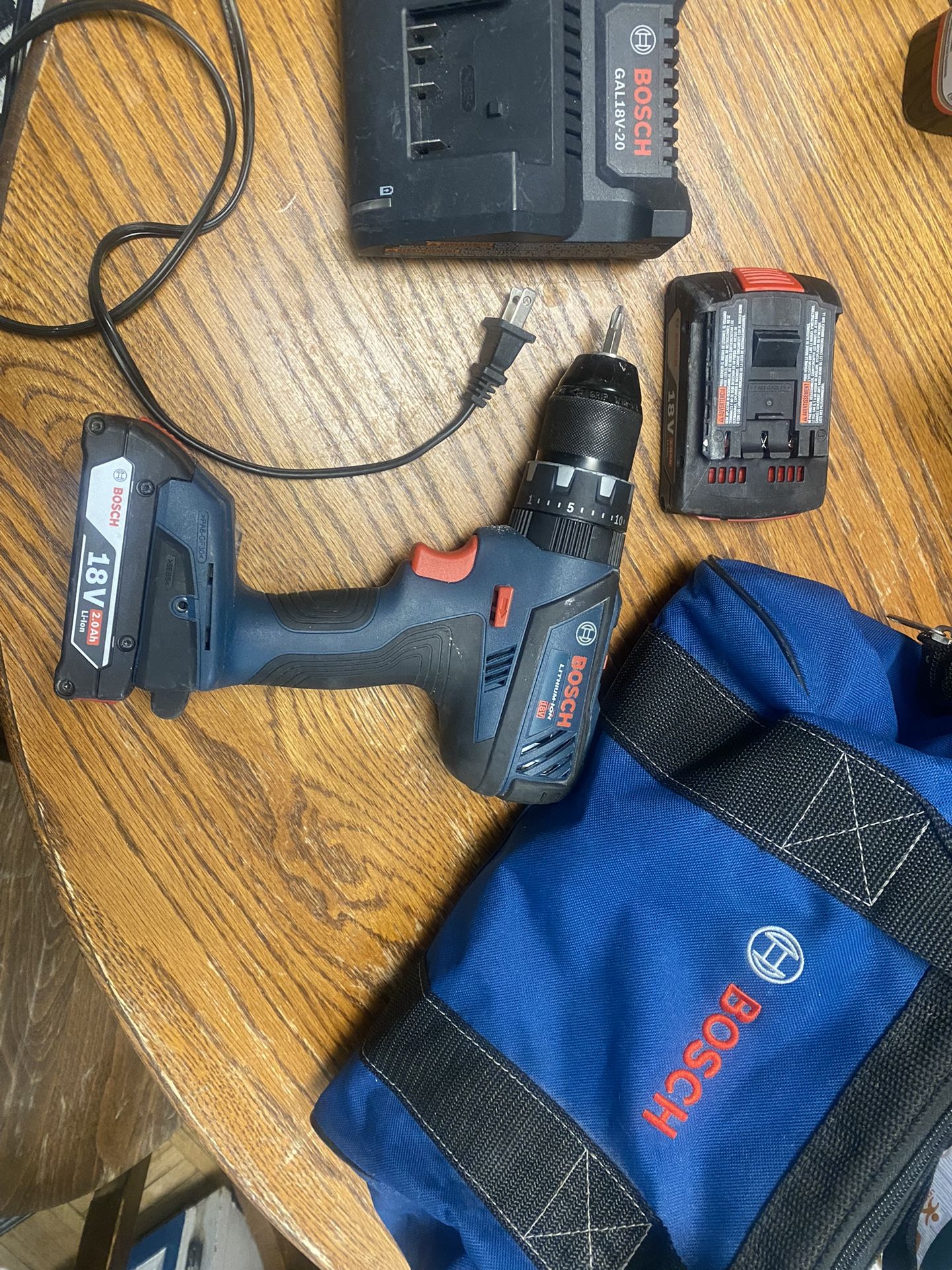 Bosch 18V Power/Hammer Drill 2 Battery Kit With Charger And Carrying Bag