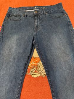 Like new Beverly Hills blue jeans 36 /32 no stains no rips looks new