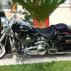 2008 Softail Deluxe Harley Davidson Motorcycle 