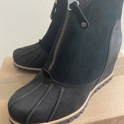 women’s UGGs 