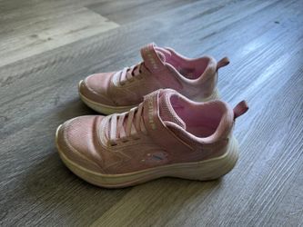 Skechers girls shoe size 2 US