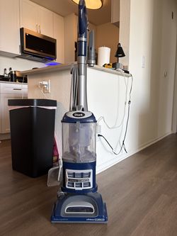 Shark Deluxe Vacuum