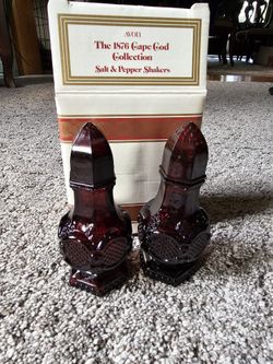 Avon Cape Cod Salt and Pepper Shaker