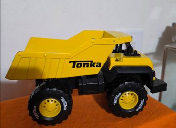 Yellow-and-Black Tonka Mighty Metal Fleet / Retro Metal Dump Truck.