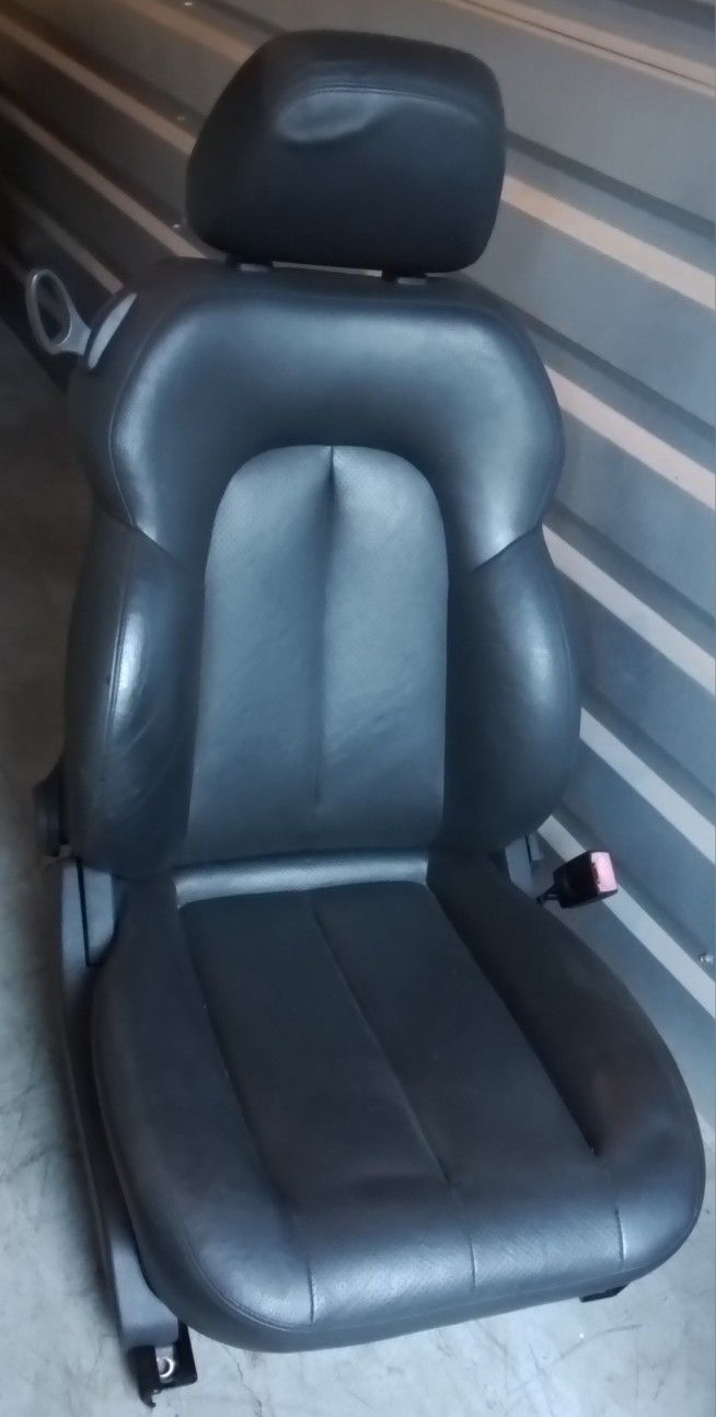 Mercedes Benz Black Front Heated Leather Seat