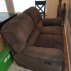 La Z Boy Style Love Seat 