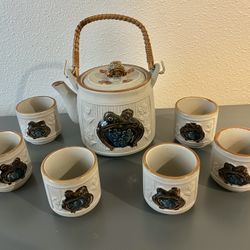 Ceramic Teapot Set with Cups with Frog Design