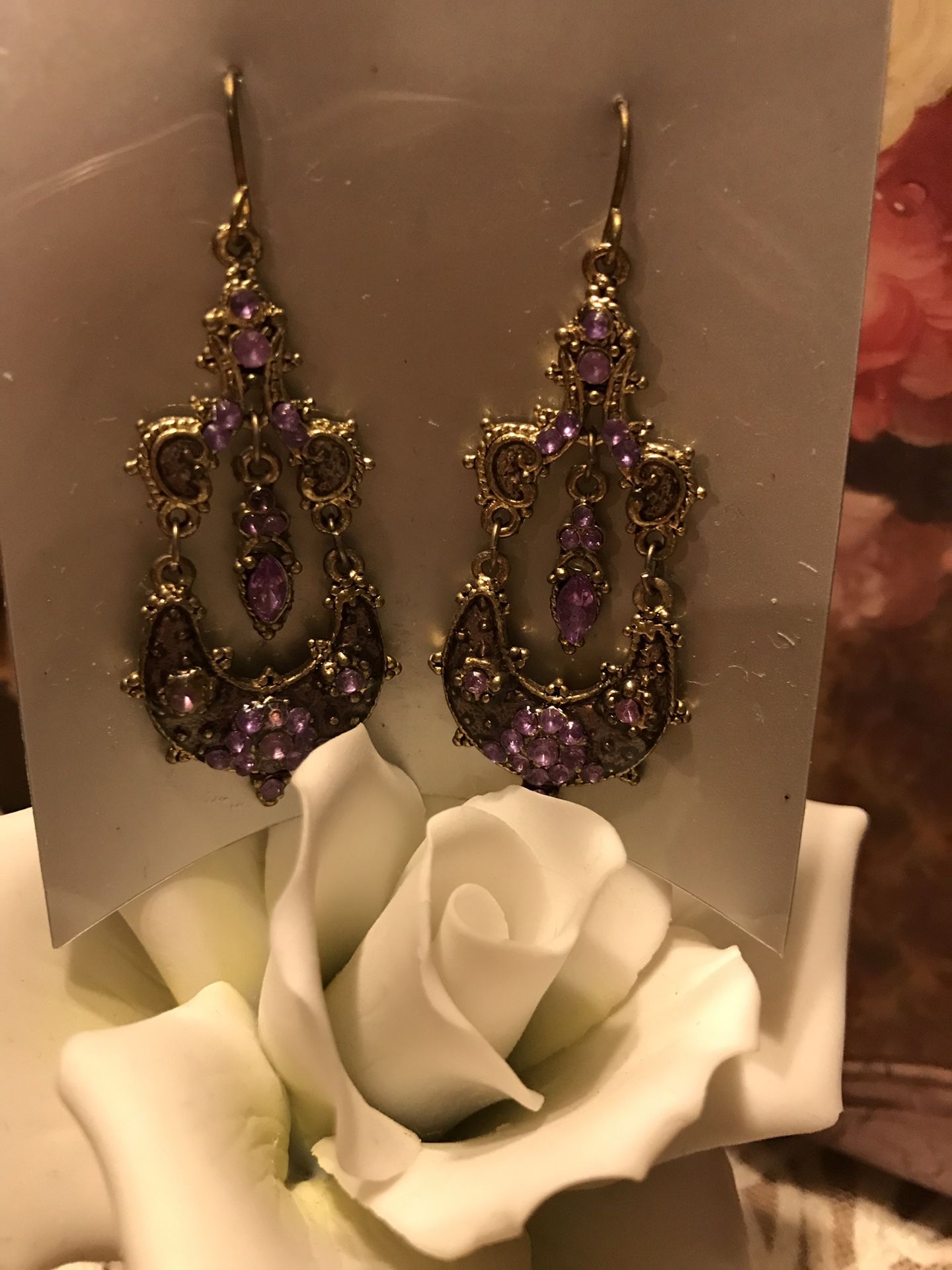 Beautiful! Gold Amethyst Purple Stone Victorian Earrings