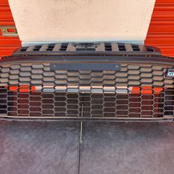 2022- 2023 Toyota Gr86 FRONT RADIATOR GRILLE OEM 