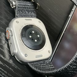 iPhone 16 Pro Max Apple Watch Ultra 