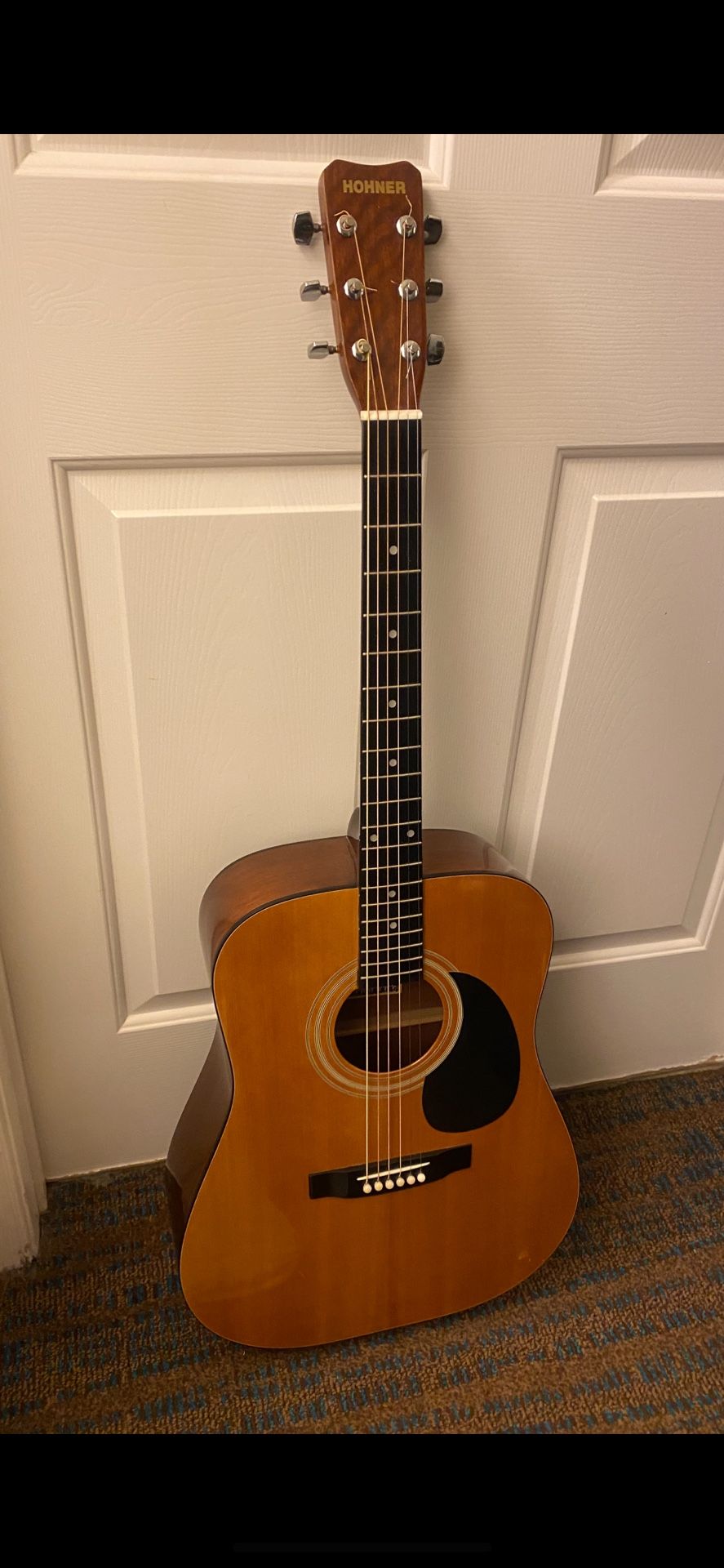 ACOUSTIC GUITAR
