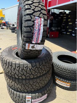 🚨🚨vendo set de llantas Lt 37x12.50 17 American Rostar R/T