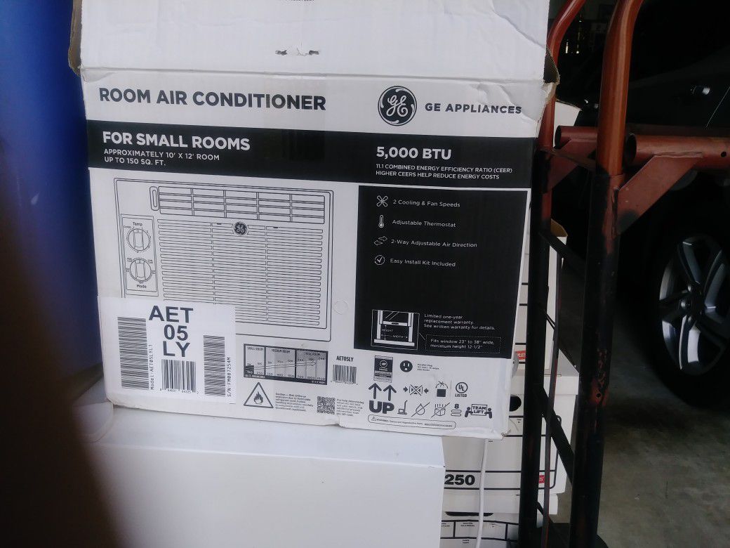 GE Air Conditioner 5000 BTU Window Unit