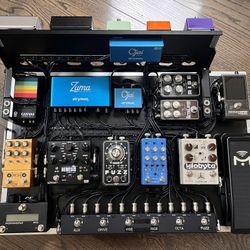 Large professional Pedalboard with Hinged Riser!!(Pedals not Included)!