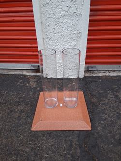 Tall beautiful 16 "glass vases $15 each or both  for $25 Pickup 3-8:30 pm rainbow/charleston cash only read description
