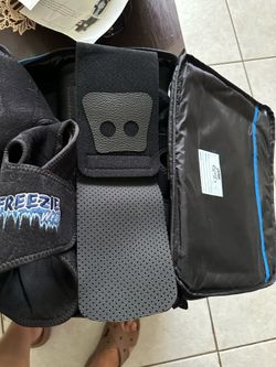 ISO knee suspension sleeve with hinge knee brace