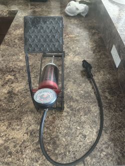 Blackburn Foot Pump w/ Pressure Gauge – Bicycle Tire Air Pump