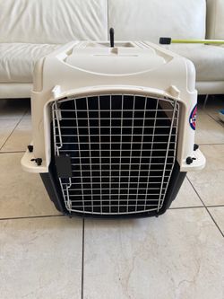 Petco portable cage carrier 20”-13” inch used very good condition