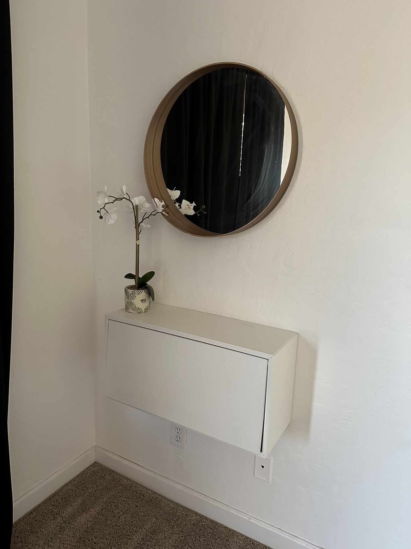 Floating Night Stand Shelf With Round Mirror