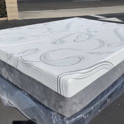 Full Organic Hybrid Cool Gel Memory Foam Mattress!!