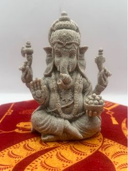 Vinayaka (Ganesha) Figurine/statue Sitting W/Four Hands Sandstone Resin 5x4x2.5”