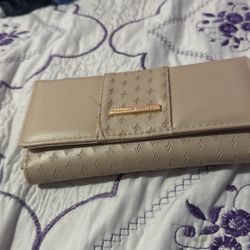Adrienne Vittadini  Wallet 