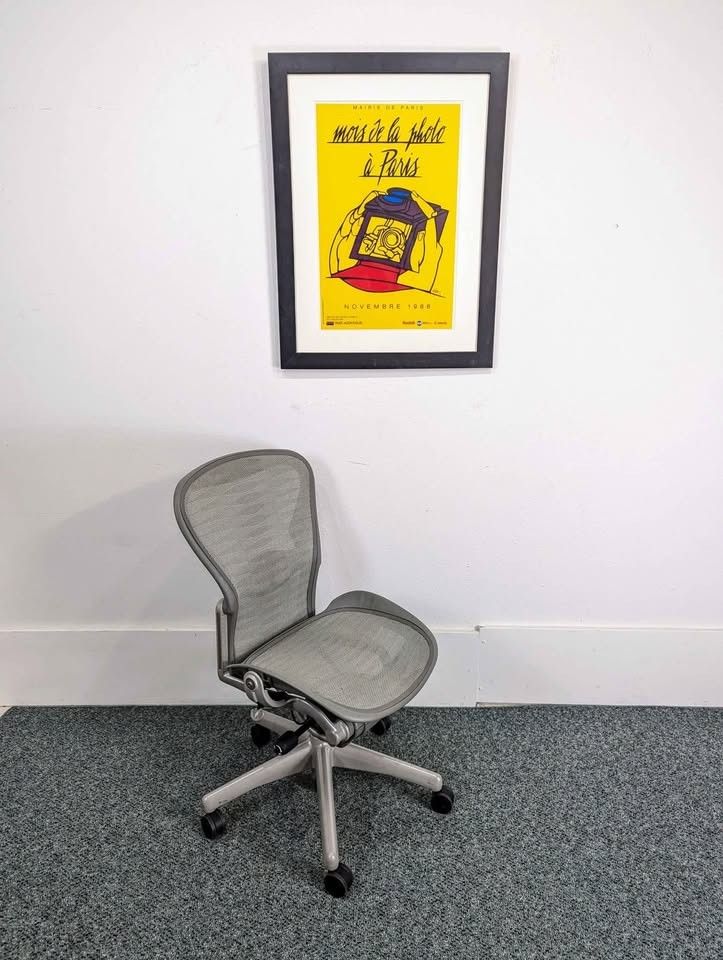 Herman Miller Aeron Size B Medium Office Desk Chair