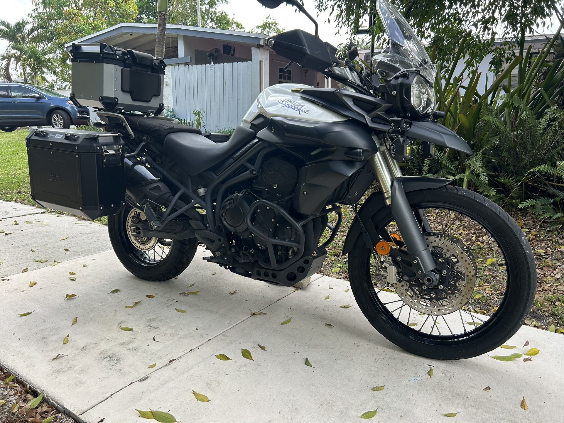 triumph tiger Xc (contact info removed)